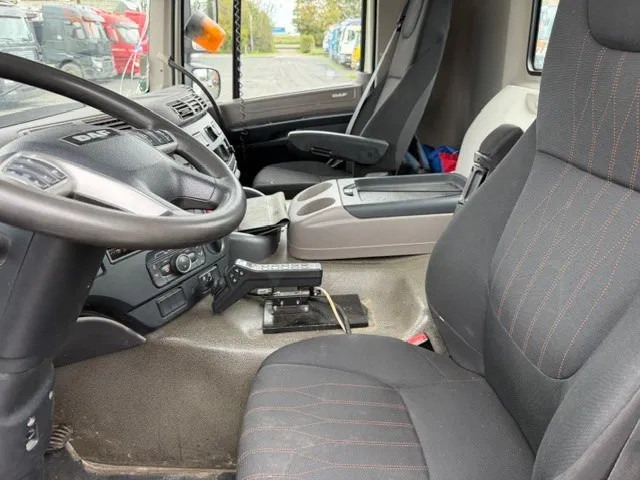 Hook lift truck DAF CF 480 HAAKARM/ROLL-OFF TIPPER