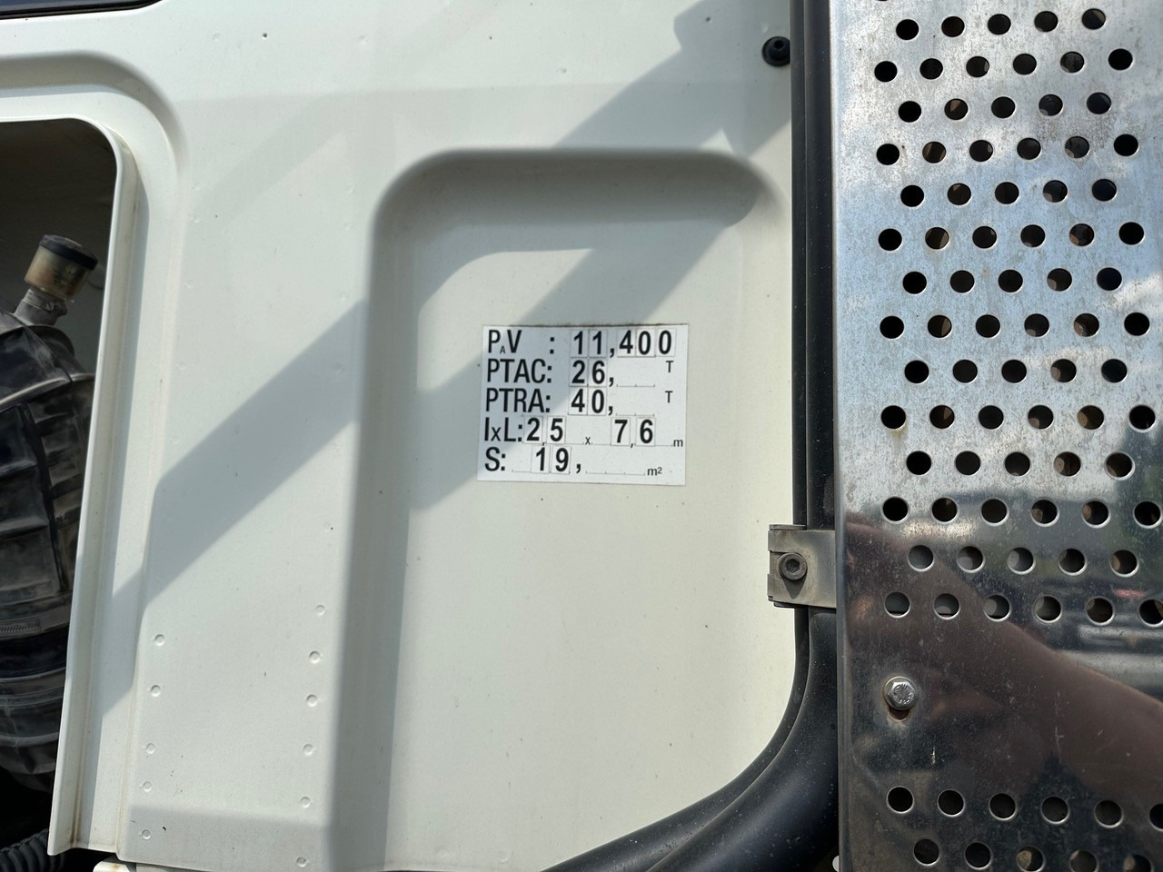 Hook lift truck DAF CF 85.360