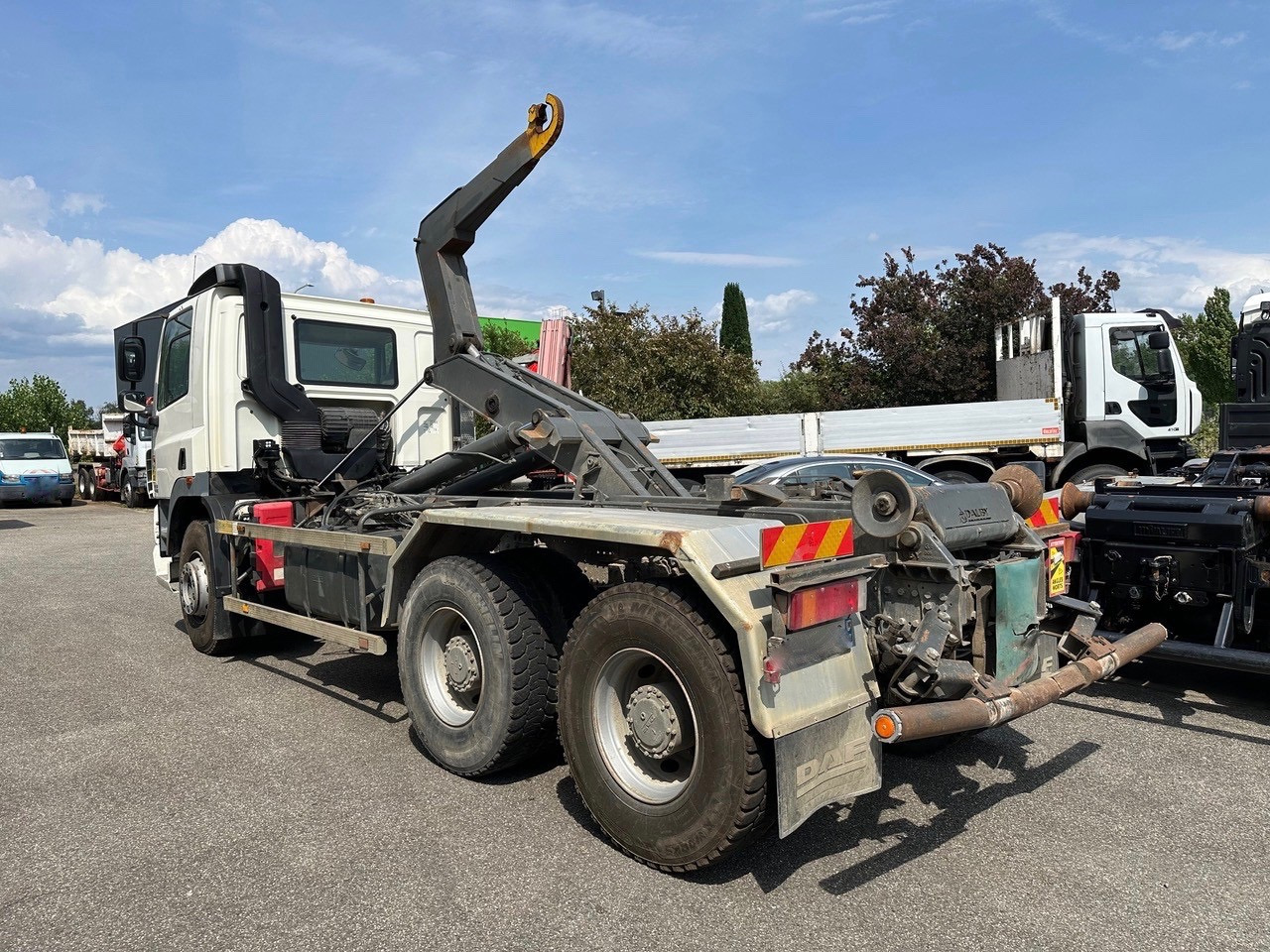 Hook lift truck DAF CF 85.360