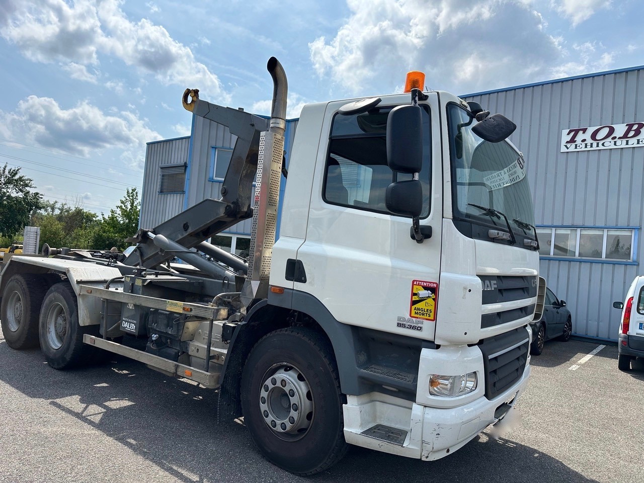 Hook lift truck DAF CF 85.360