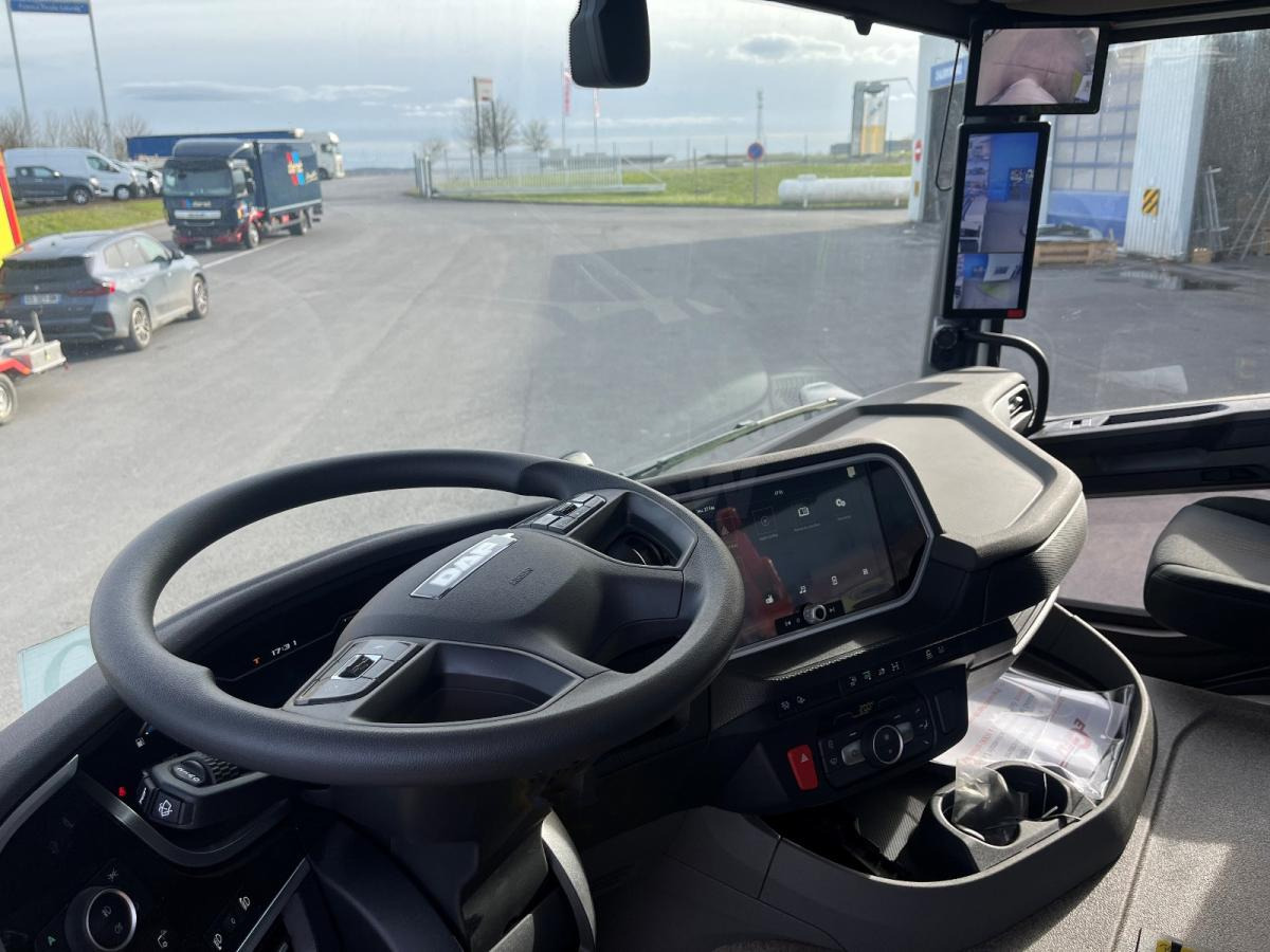 Hook lift truck DAF XD 450 FAN