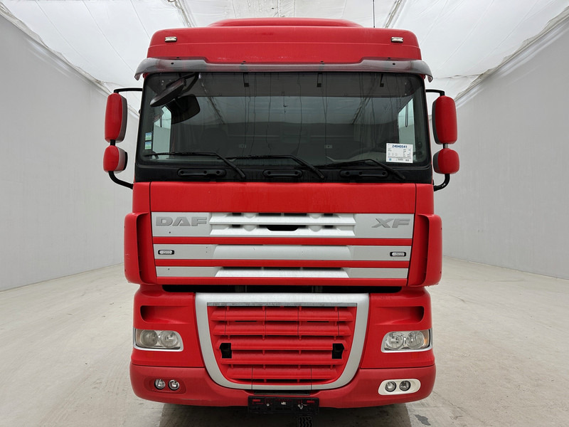 Hook lift truck DAF XF105.410 Space Cab