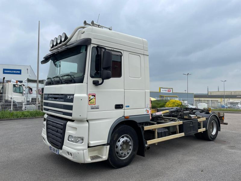 Hook lift truck DAF XF105 460