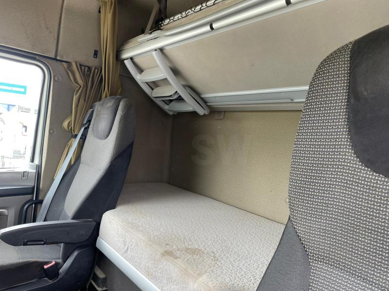 Hook lift truck DAF XF105 460