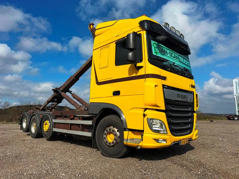 Hook lift truck DAF XF 530 Hoglift with knæk arm.