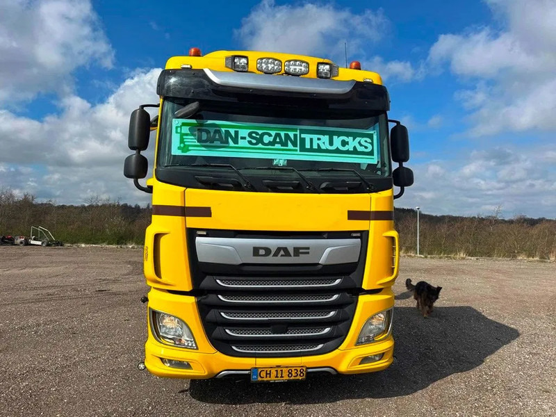 Hook lift truck DAF XF 530 Hoglift with knæk arm.
