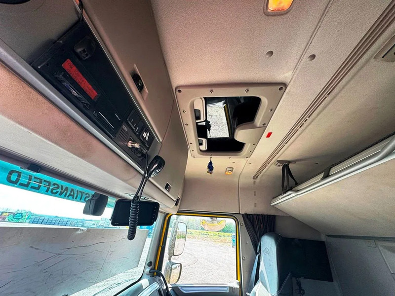 Hook lift truck DAF XF 530 Hoglift with knæk arm.