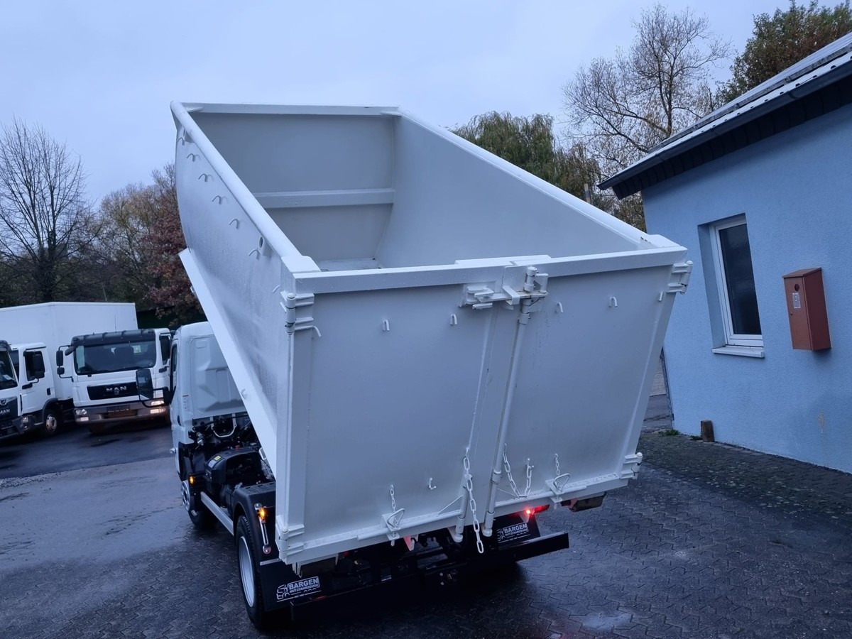 Hook lift truck FUSO Canter FUSO 7C18 City Abrollkipper Miete