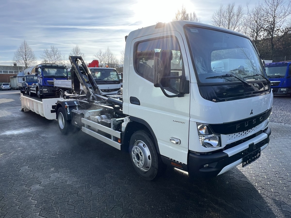 Hook lift truck FUSO Canter FUSO 7C18 City Abrollkipper Miete