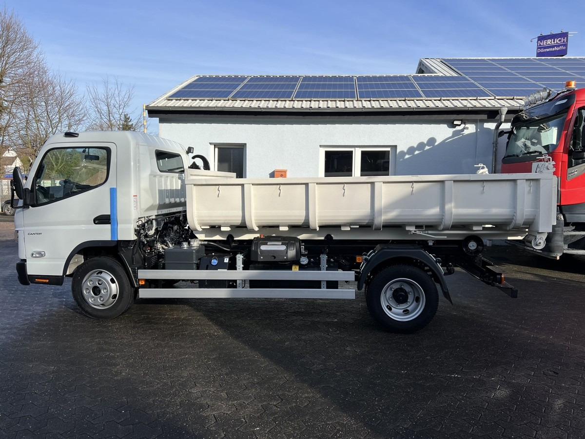 Hook lift truck FUSO Canter FUSO 7C18 City Abrollkipper Miete