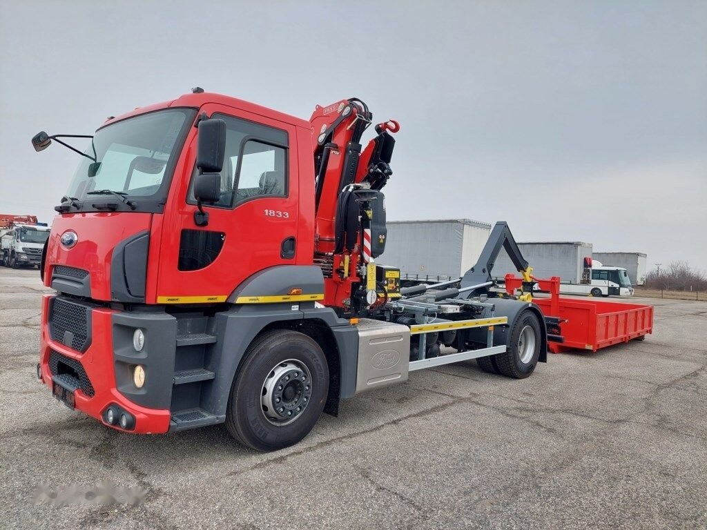 Hook lift truck Ford Ostatní Ford Cargo 1833 DC + Fassi F135A.2.22 4x2