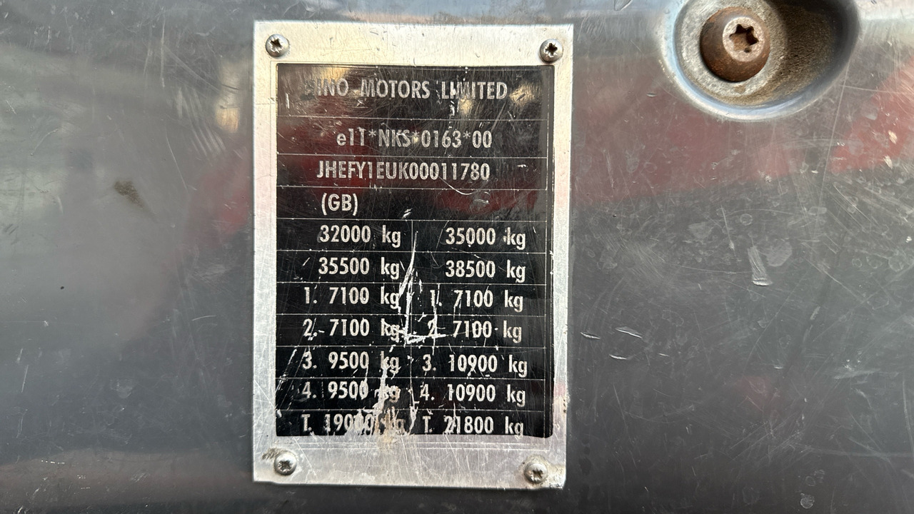 Hook lift truck HINO 700 3241