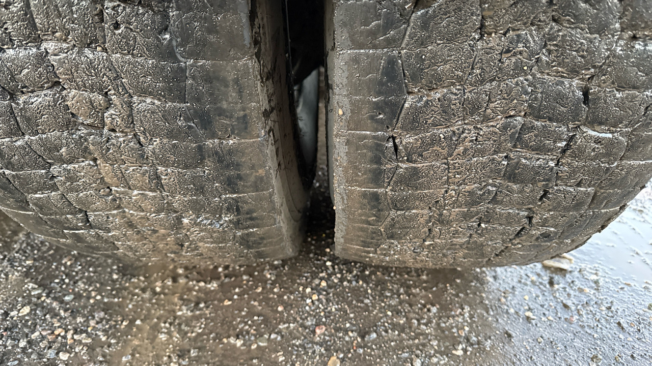 Hook lift truck HINO 700 3241