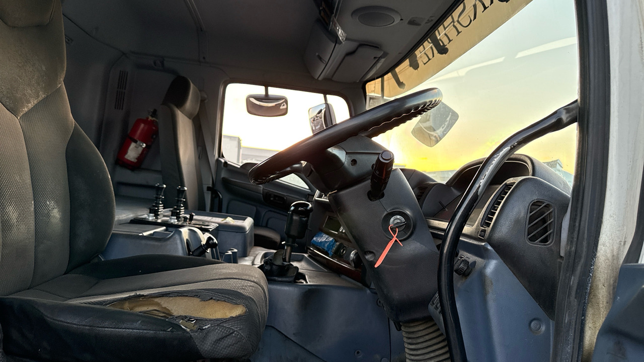 Hook lift truck HINO 700 3241