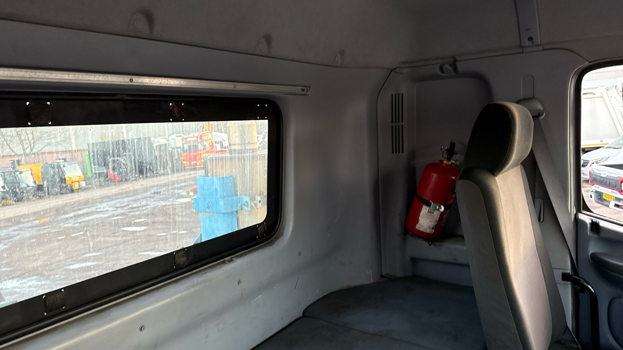 Hook lift truck HINO 700 3241