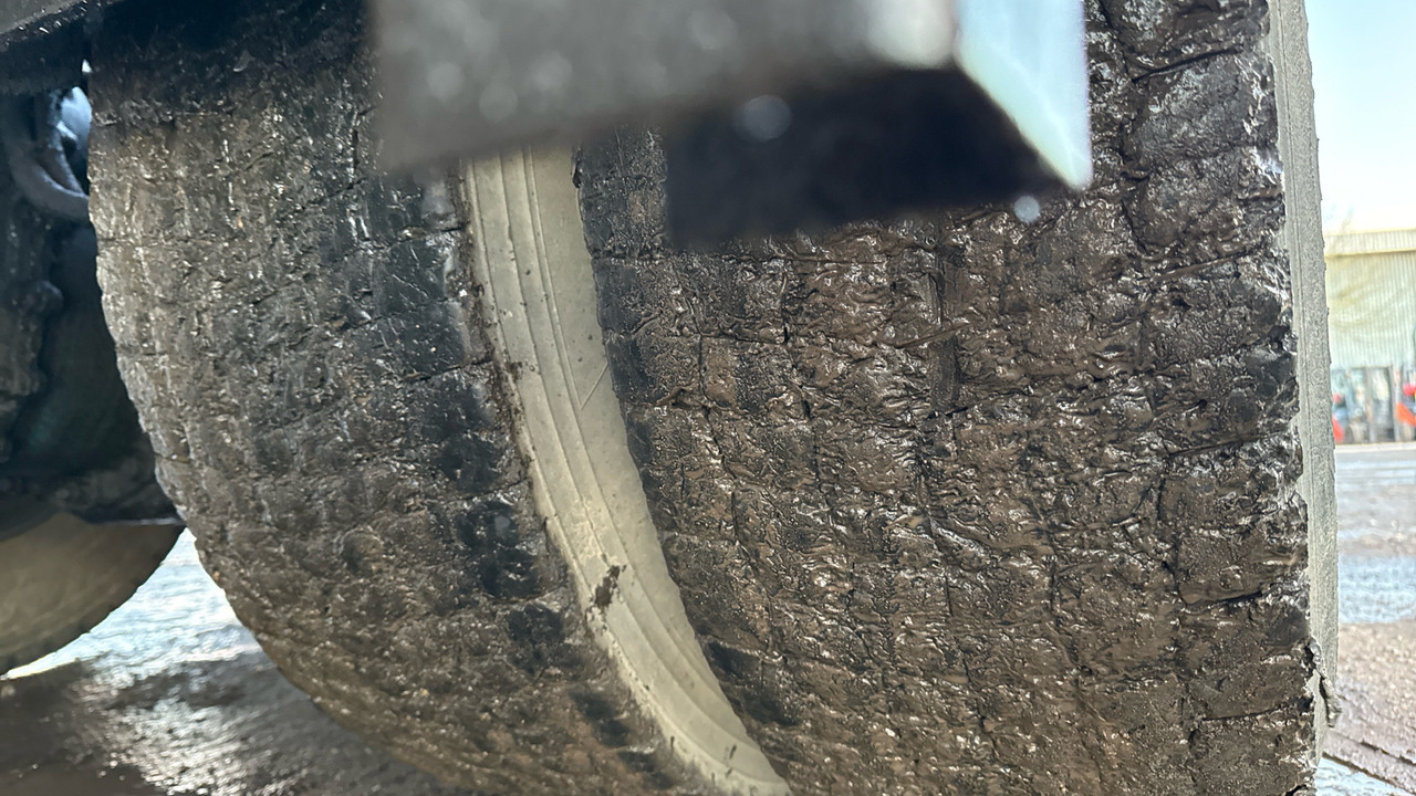 Hook lift truck HINO 700 3241