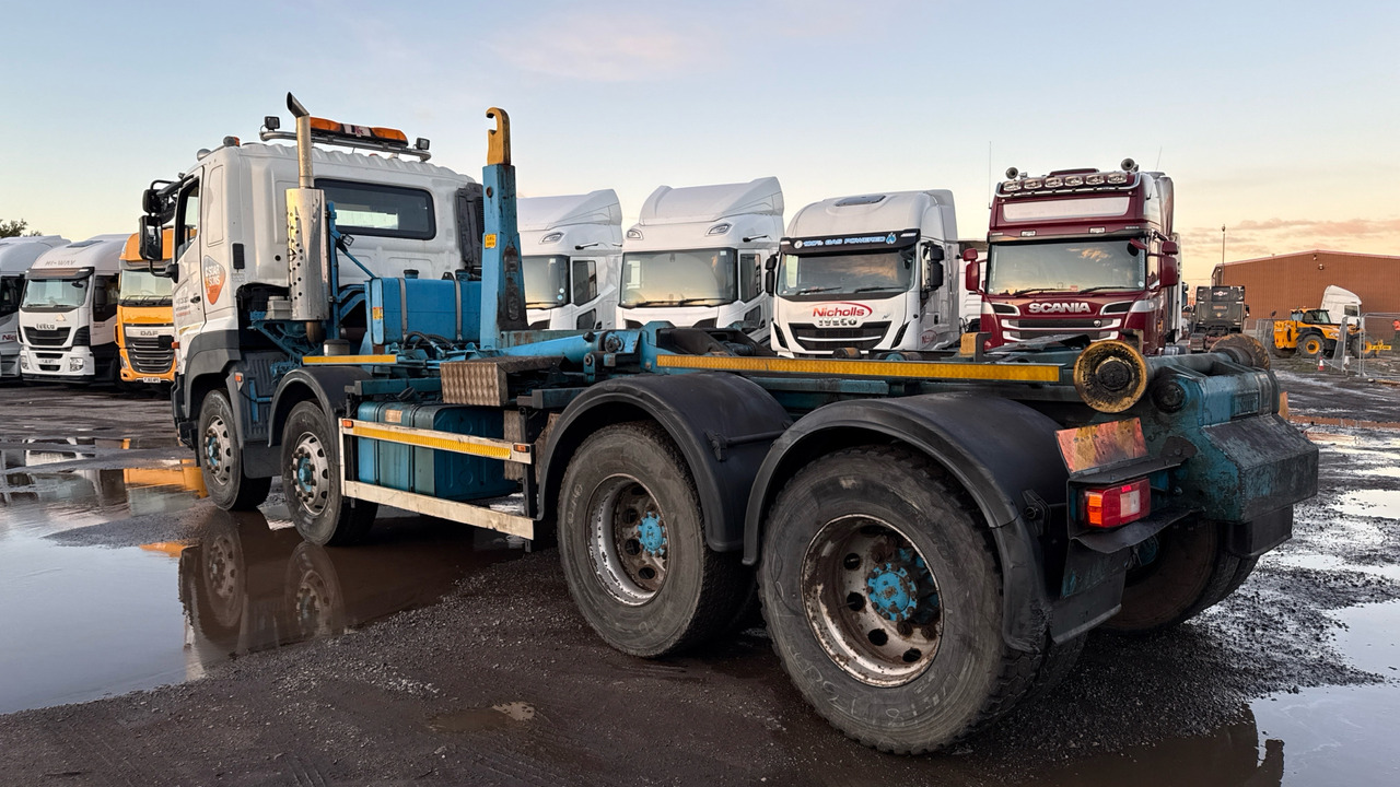 Hook lift truck HINO 700 3241