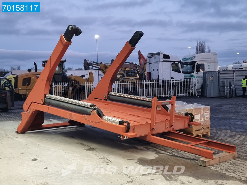 Hook lift truck HYVA 18t 6X2 18 tons HYVA NG2018TAXL with mounting kit