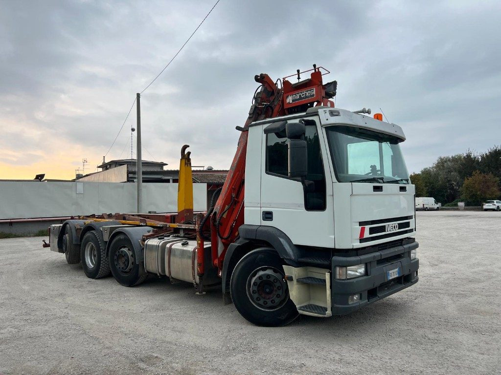 Hook lift truck IVECO 260E43 EUROTECH USATO SCARRABILE CON GRU