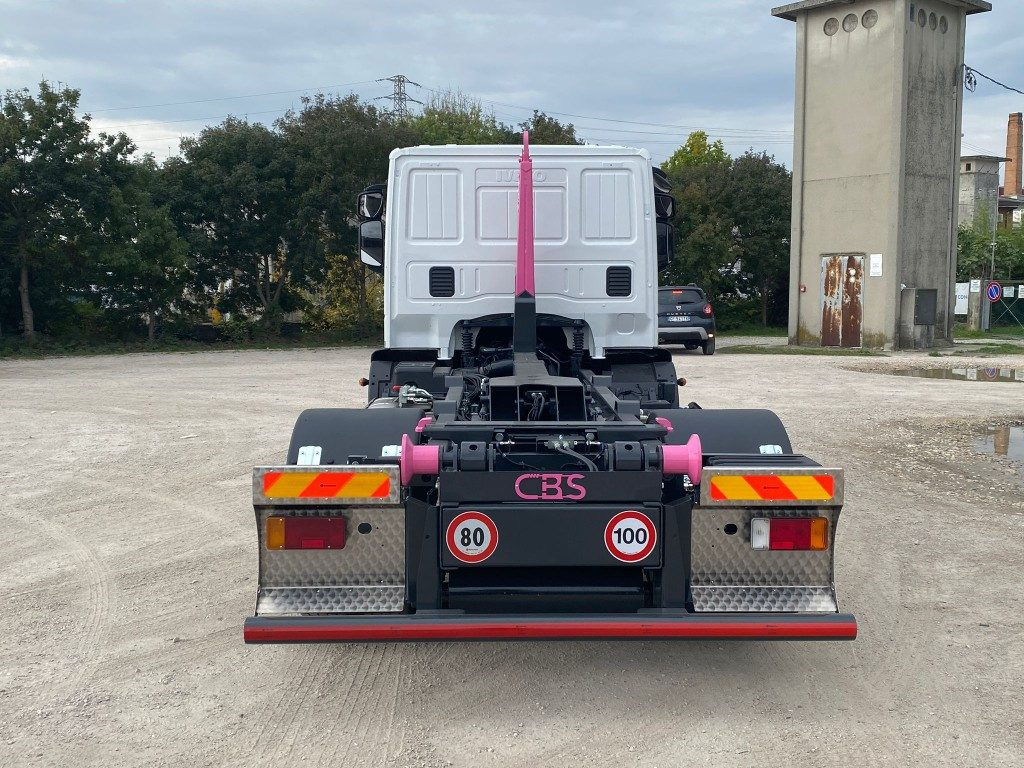 Hook lift truck IVECO EUROCARGO 120E25 SCARRABILE