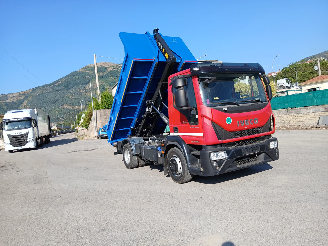 Hook lift truck IVECO EUROCARGO 150-280