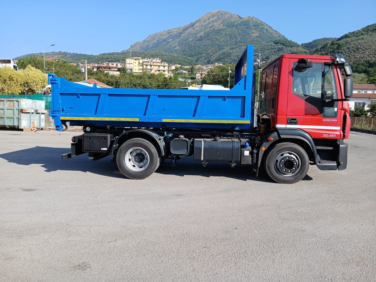 Hook lift truck IVECO EUROCARGO 150-280