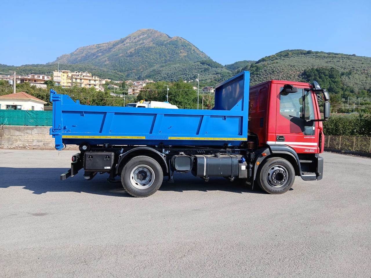 Hook lift truck IVECO EUROCARGO 150-280