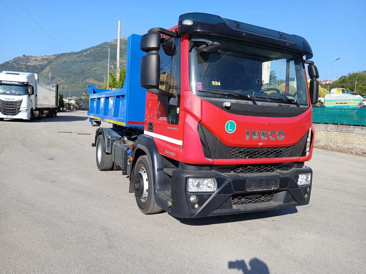 Hook lift truck IVECO EUROCARGO 150-280