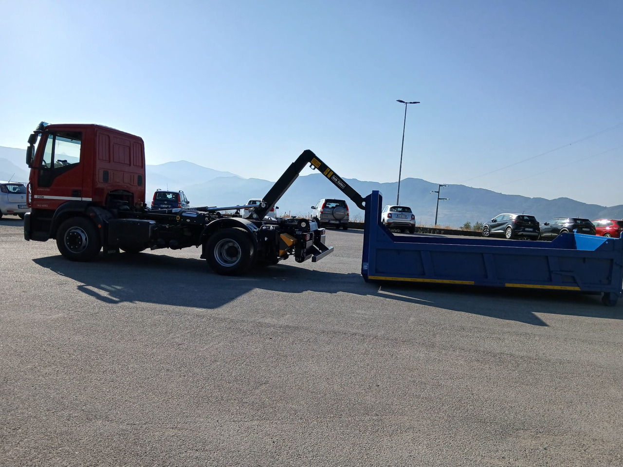 Hook lift truck IVECO EUROCARGO 150-280