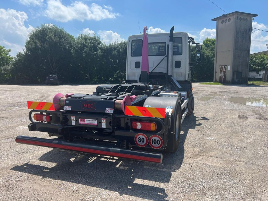 Hook lift truck IVECO EUROCARGO 160E25 SCARRABILE