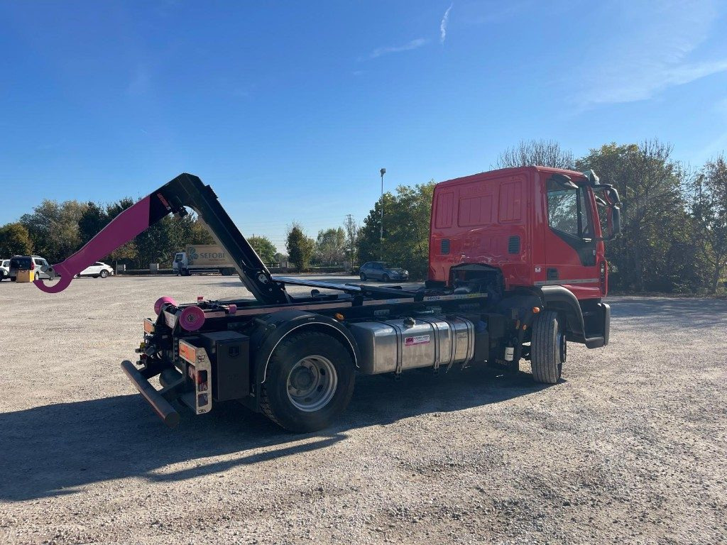 Hook lift truck IVECO EUROCARGO 160E USATO SCARRABILE