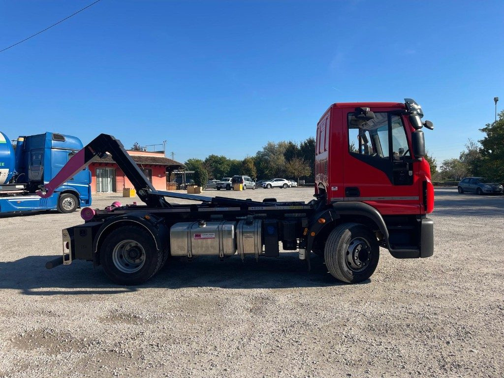Hook lift truck IVECO EUROCARGO 160E USATO SCARRABILE