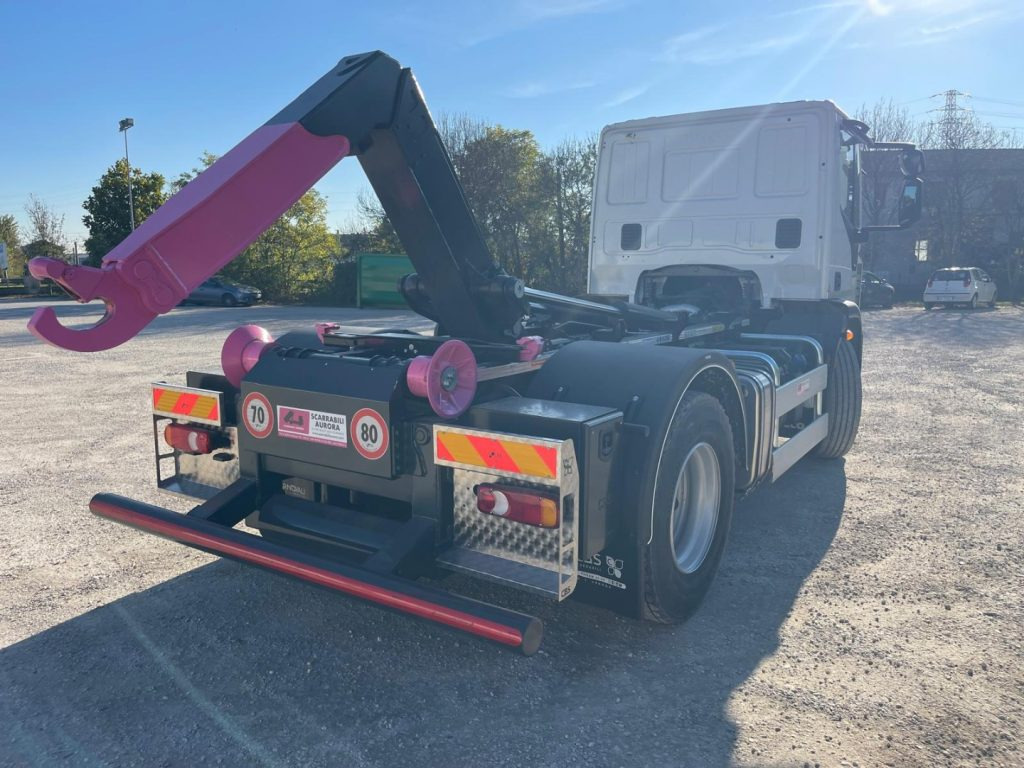 Hook lift truck IVECO EUROCARGO 180E25 CON SCARRABILE NUOVO