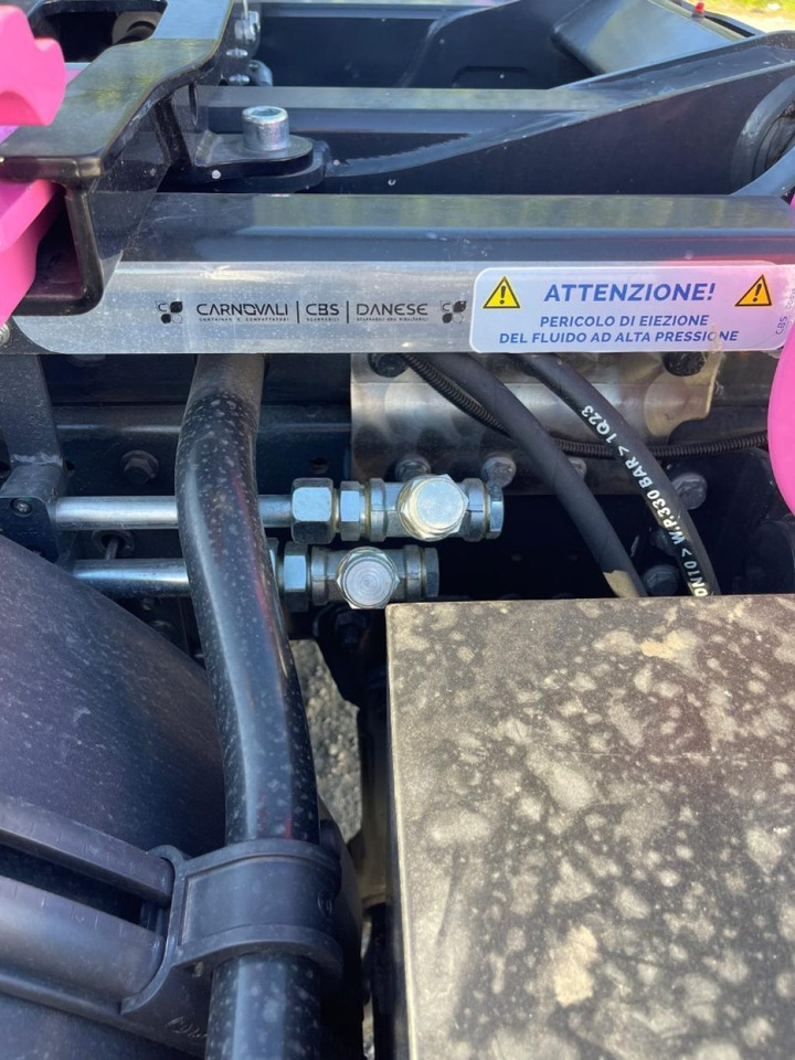 Hook lift truck IVECO EUROCARGO 180E25 CON SCARRABILE NUOVO