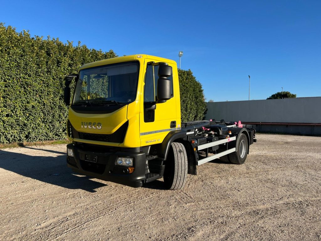 Hook lift truck IVECO EUROCARGO 180EL28 SCARRABILE