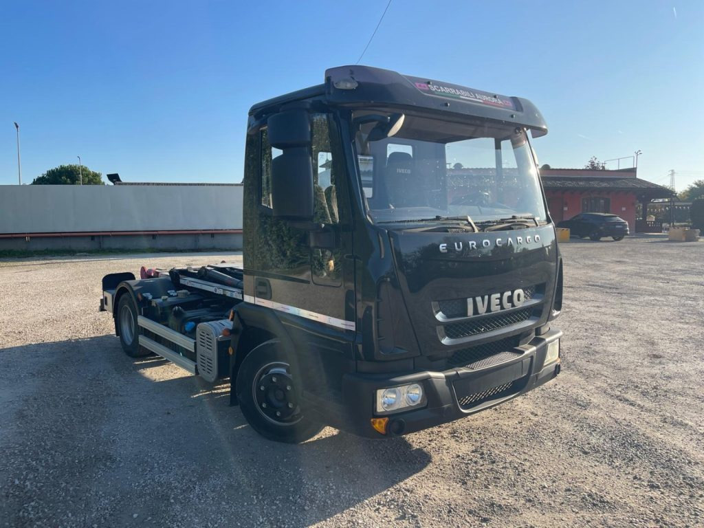 Hook lift truck IVECO EUROCARGO 75E18 CON SCARRABILE NUOVO