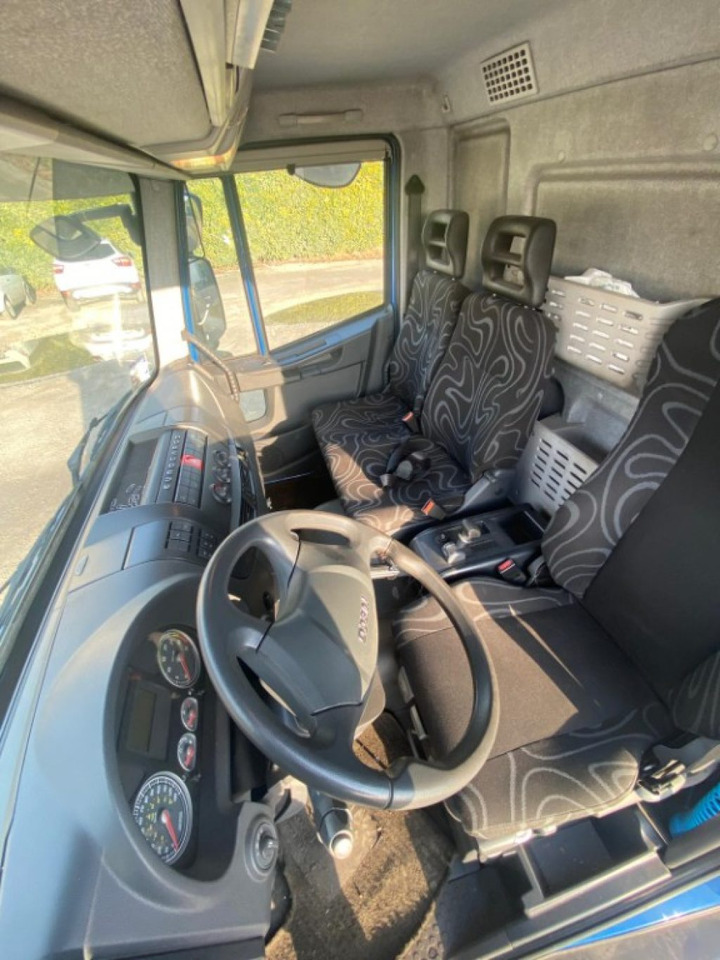Hook lift truck IVECO EUROCARGO 75E18 SCARRABILE