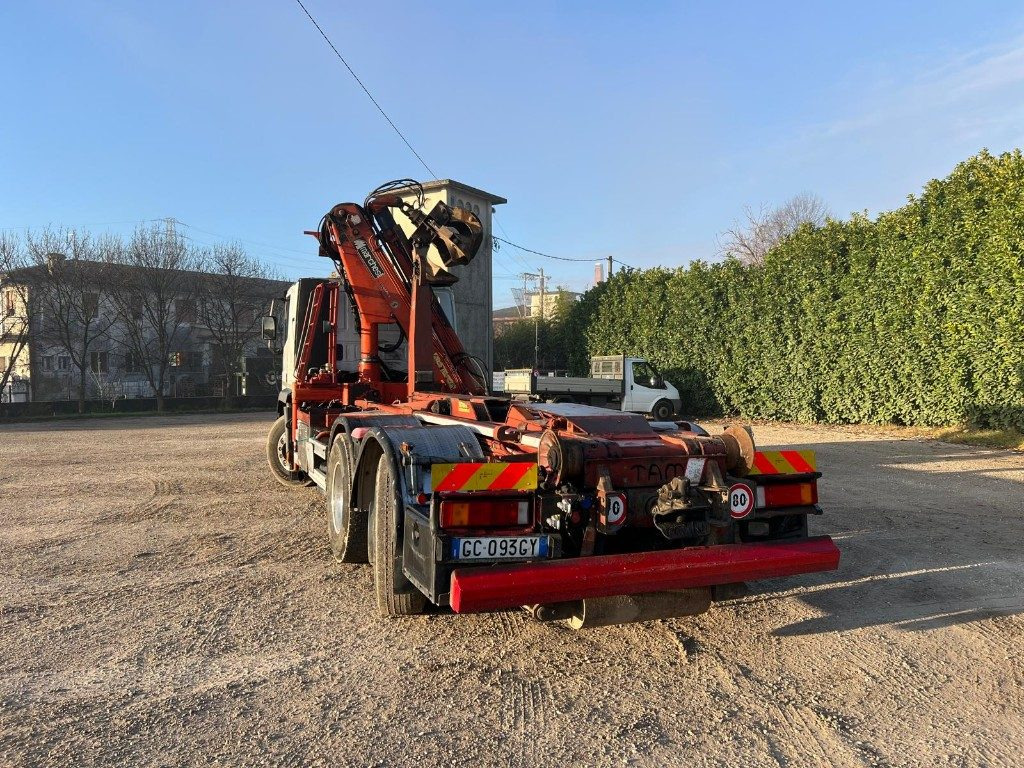 Hook lift truck IVECO EUROTECH 440E43 SCARRABILE CON GRU