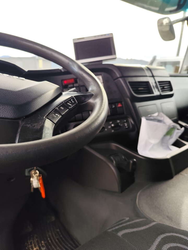 Hook lift truck IVECO STRALIS 190S31