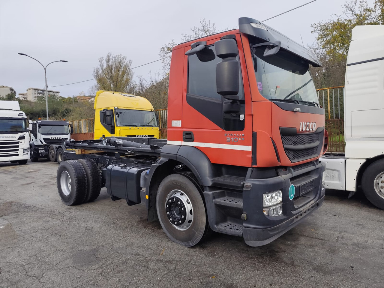 Hook lift truck IVECO STRALIS 190S31