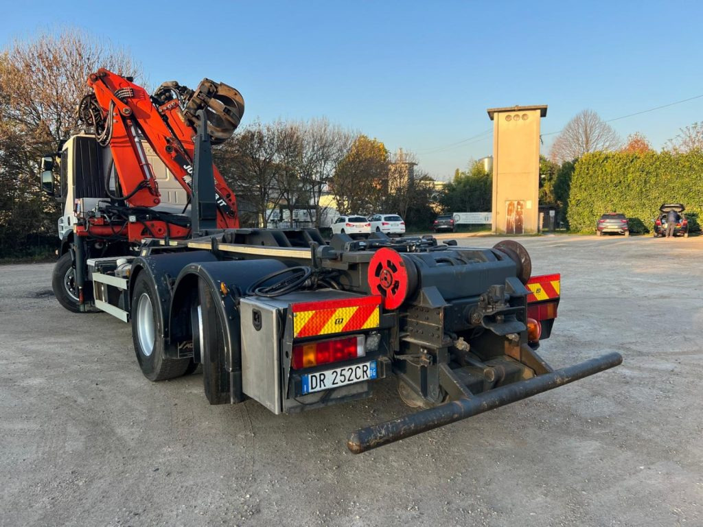 Hook lift truck IVECO STRALIS 260E45 SCARRABILE