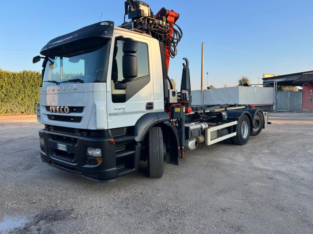 Hook lift truck IVECO STRALIS 260E45 SCARRABILE