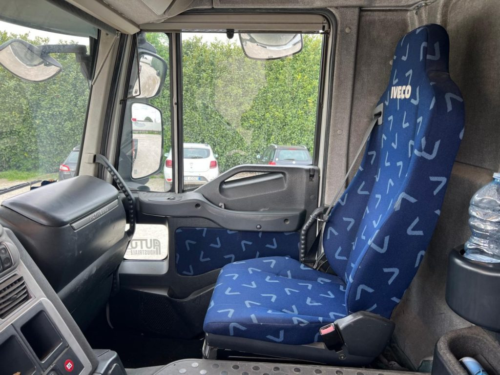 Hook lift truck IVECO STRALIS 260E45 SCARRABILE