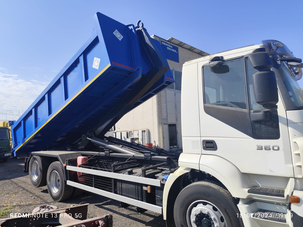 Hook lift truck IVECO STRALIS 260S36