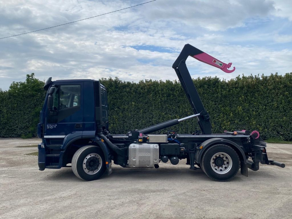 Hook lift truck IVECO STRALIS 310 SCARRABILE FULL PNEUMATICO