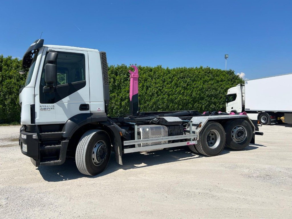 Hook lift truck IVECO STRALIS 460 SCARRABILE