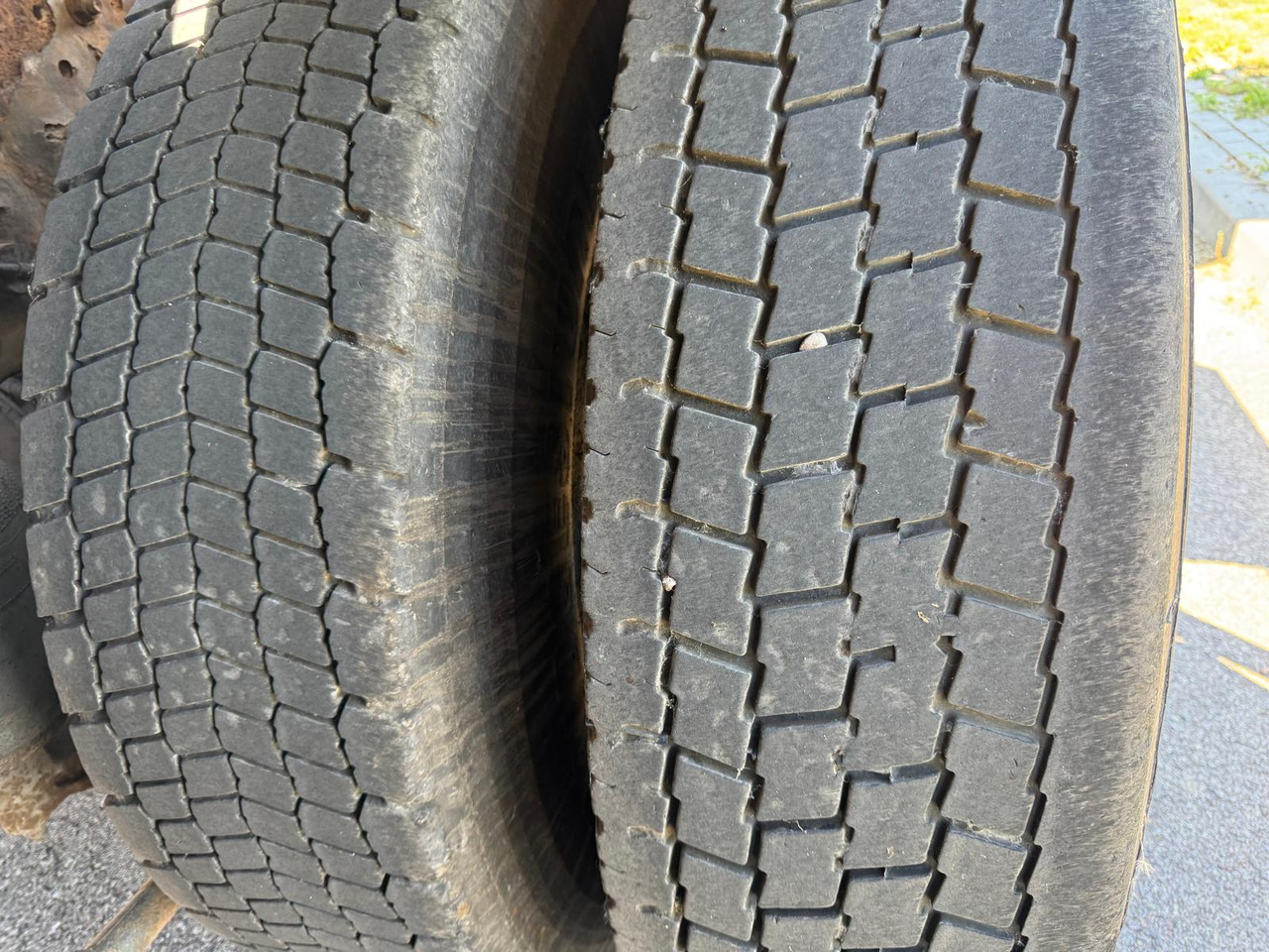 Hook lift truck IVECO STRALIS 560