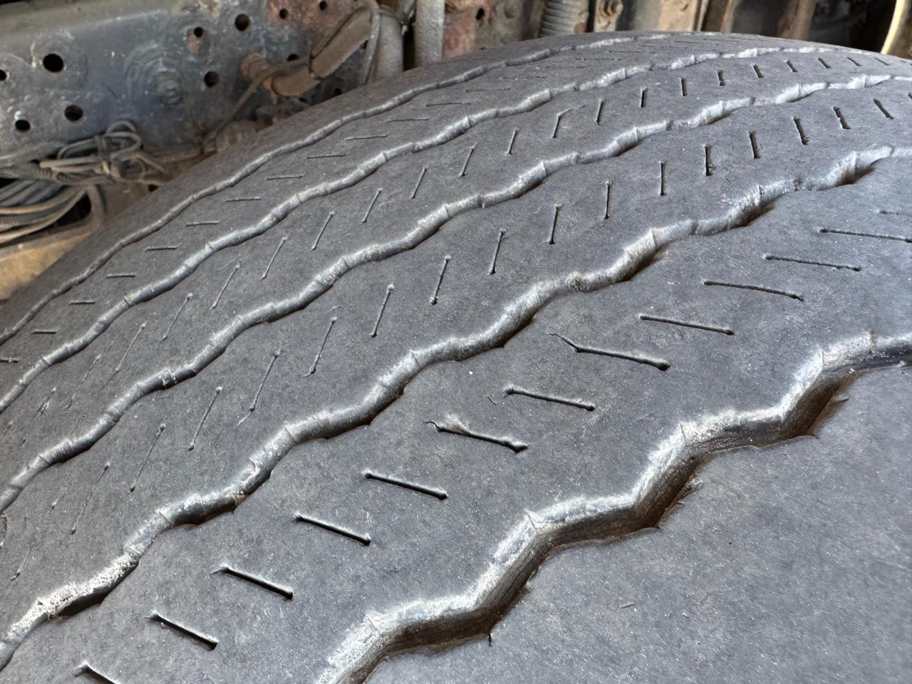 Hook lift truck IVECO STRALIS 560