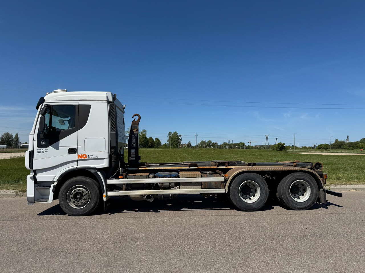 Hook lift truck IVECO STRALIS 560