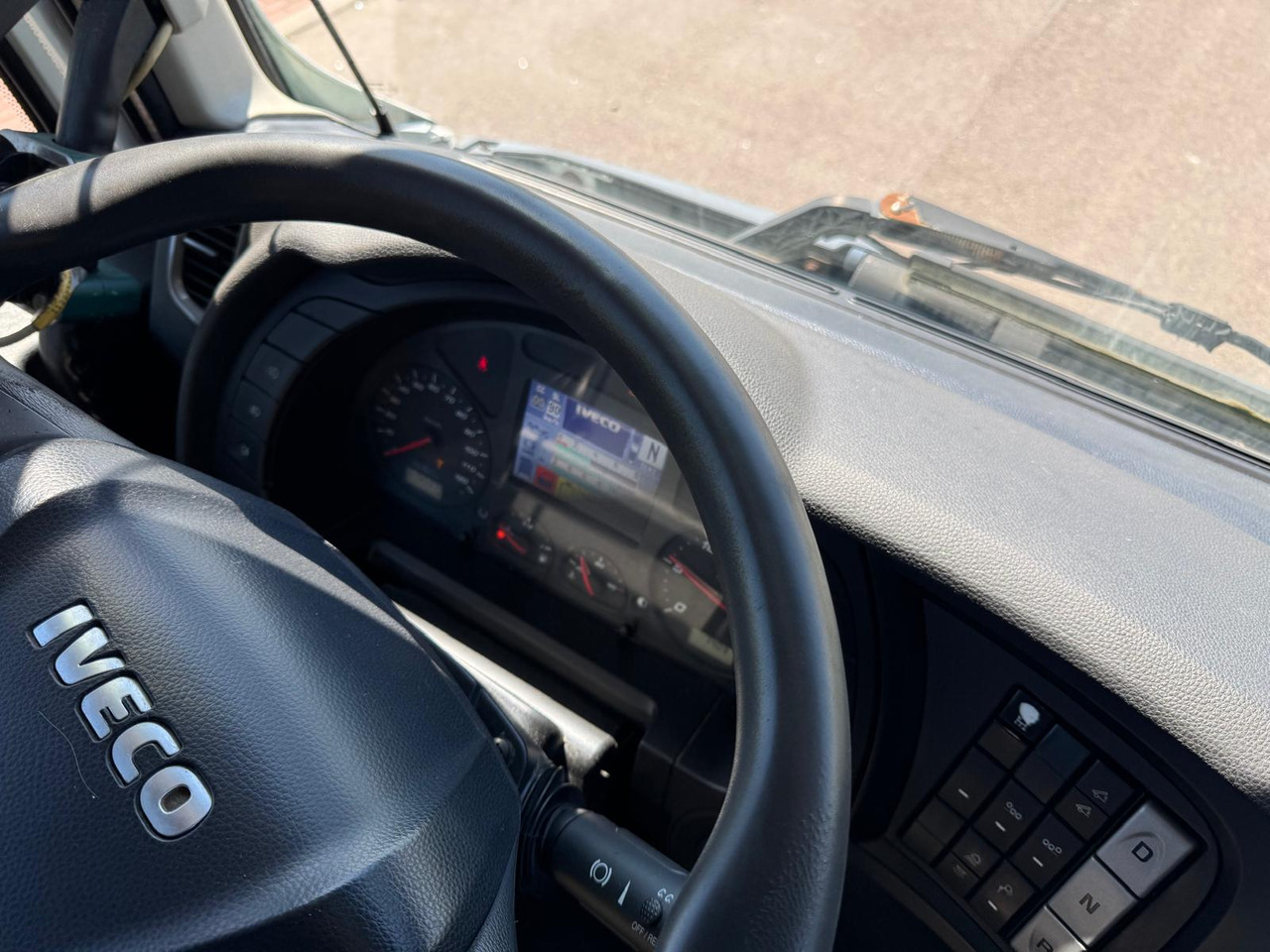 Hook lift truck IVECO STRALIS 560